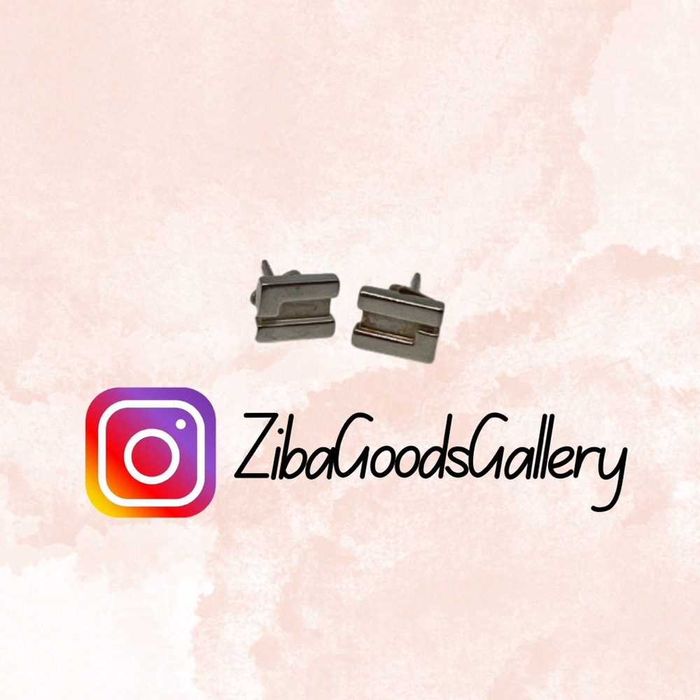 ❌SOLD❌Gucci G Logo Earrings 925 Silver